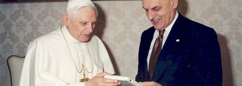 Omaggio a Papa Benedetto XVI – Intervista per SenatoTV